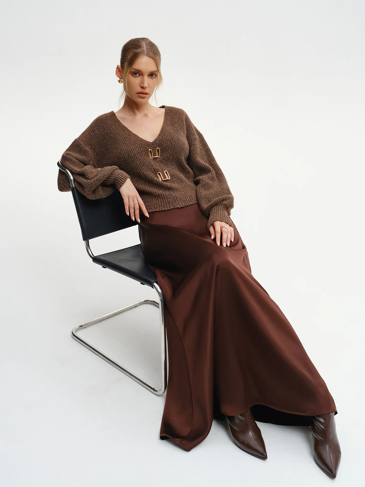 Wool-Blend V-Neck Sweater - Wholesalesil