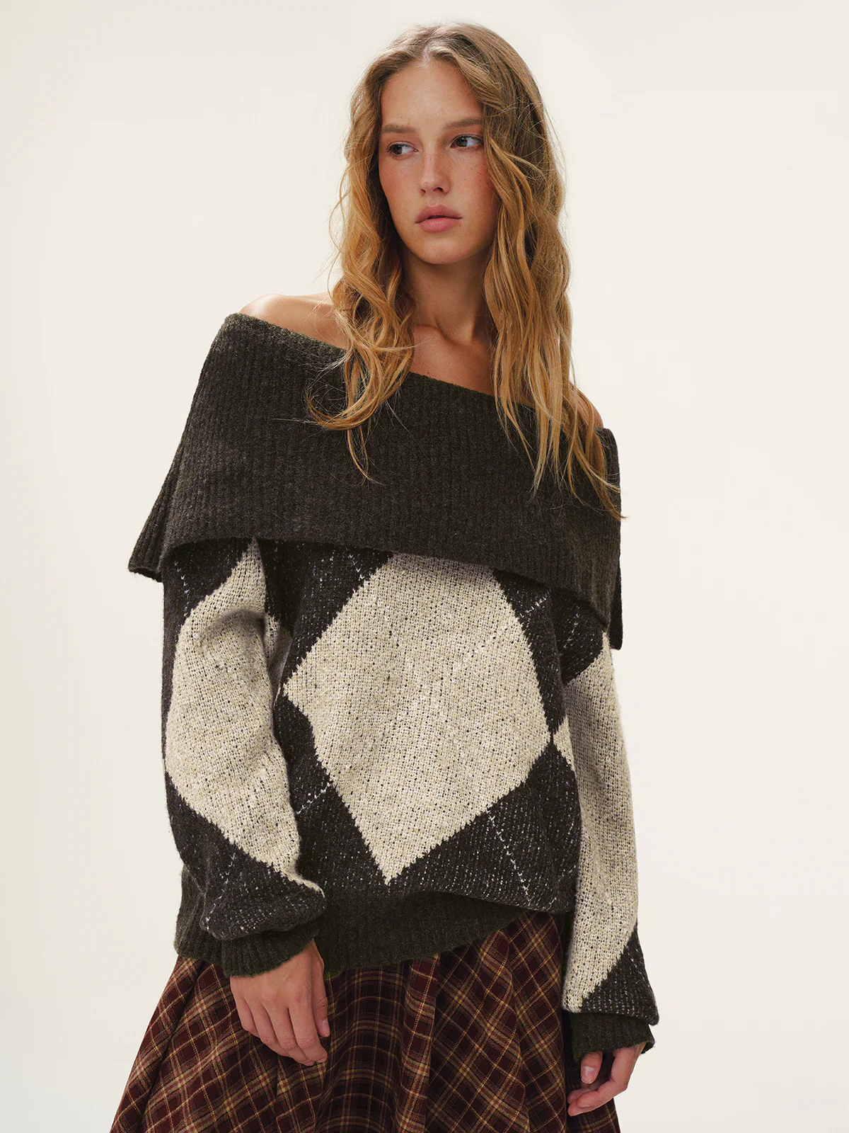 Argyle Pattern Off-Shoulder Sweater - Wholesalesil