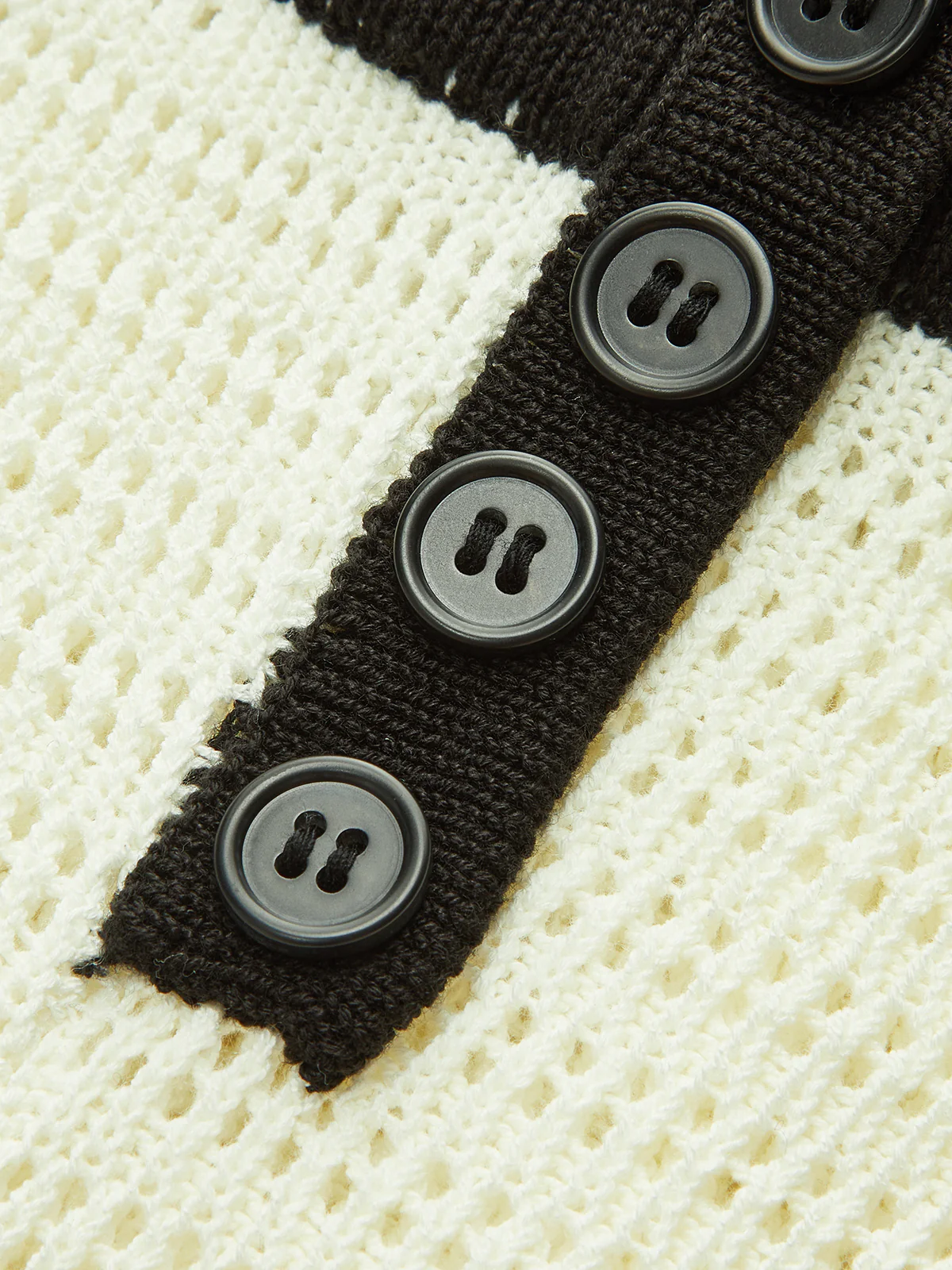 Contrast Trim Button-Front Knitted Shorts - Wholesalesil