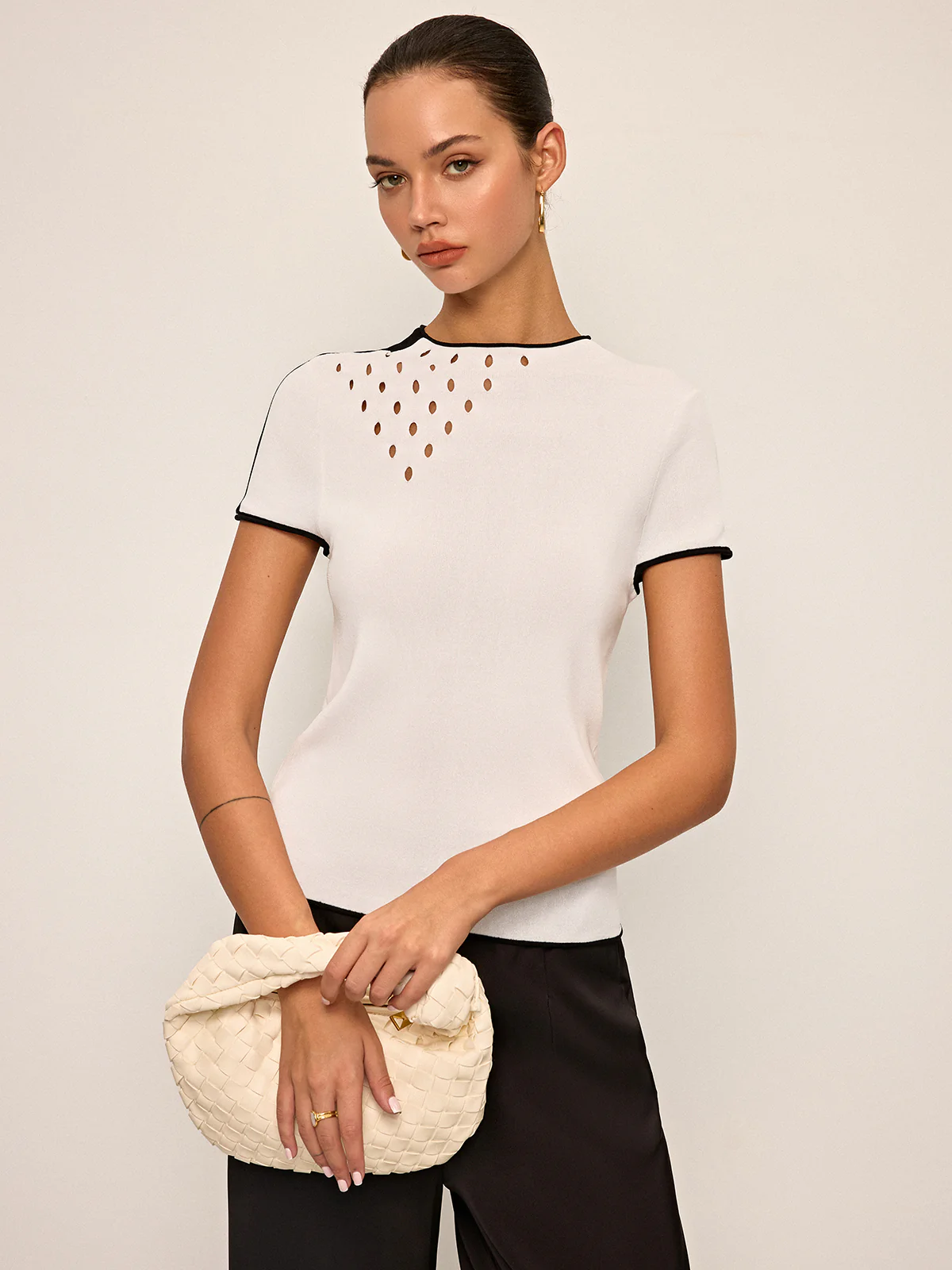 Cut-Out Detail Contrast Trim Knit Top - Wholesalesil