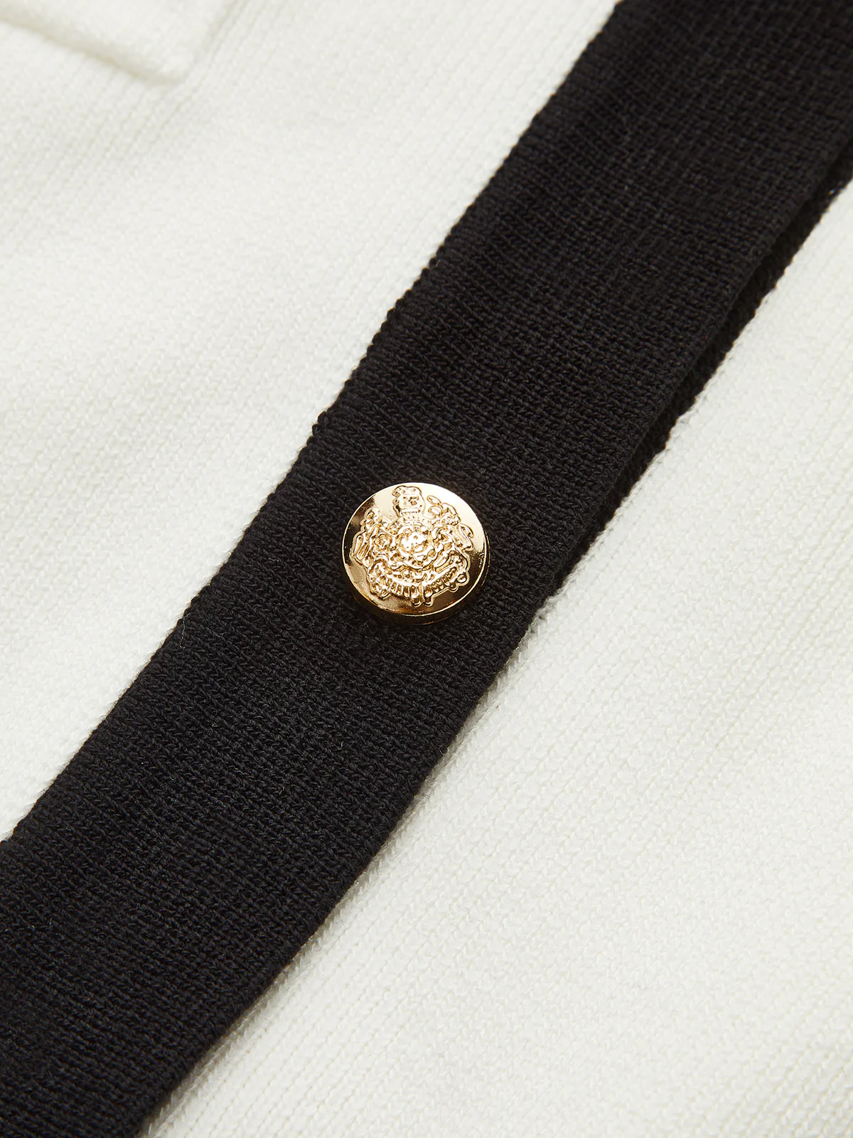 Metal Button Contrast Trim Knit Top - Wholesalesil