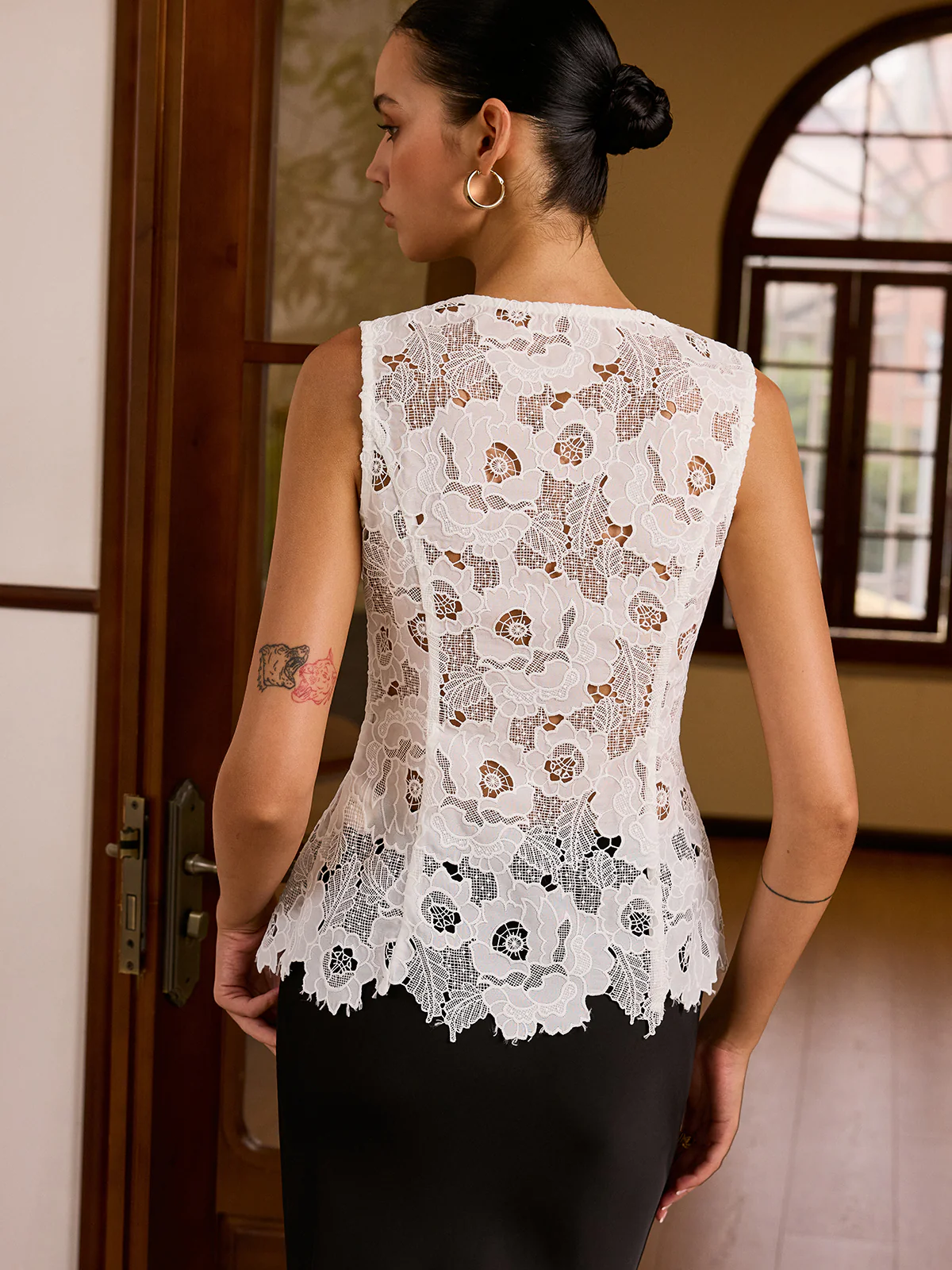 Lace Color-Blocked Vest - Wholesalesil