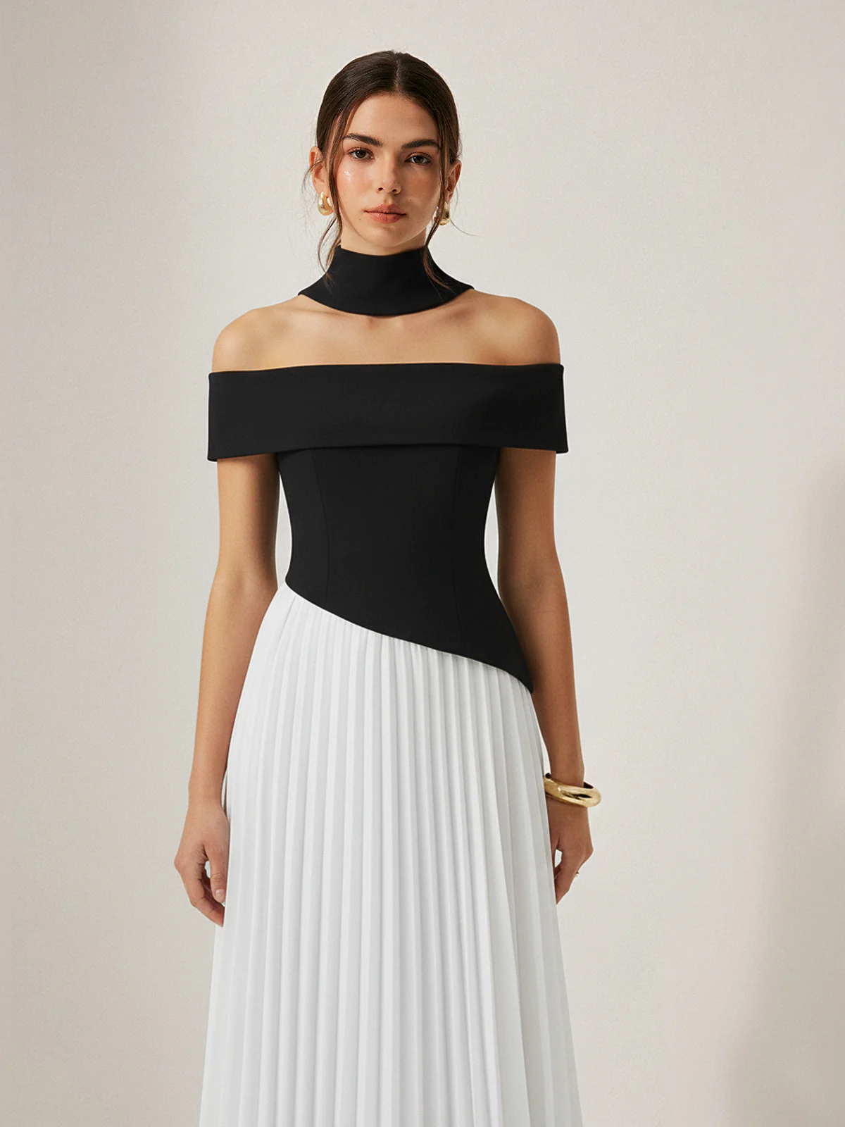 Color-Block Off-Shoulder Pleated Maxi Dress - Wholesalesil