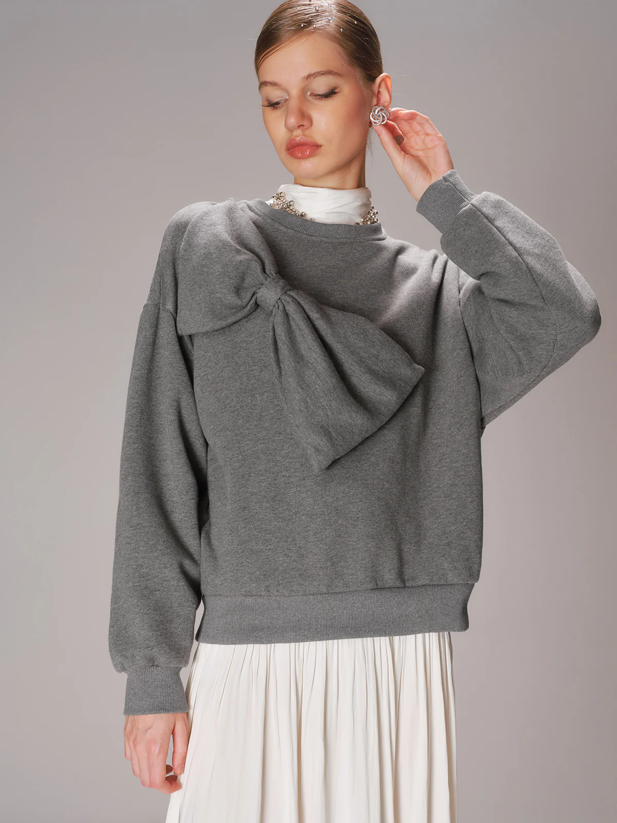 Oversized Bow Detail Crew Neck Sweatshirt - Wholesalesil