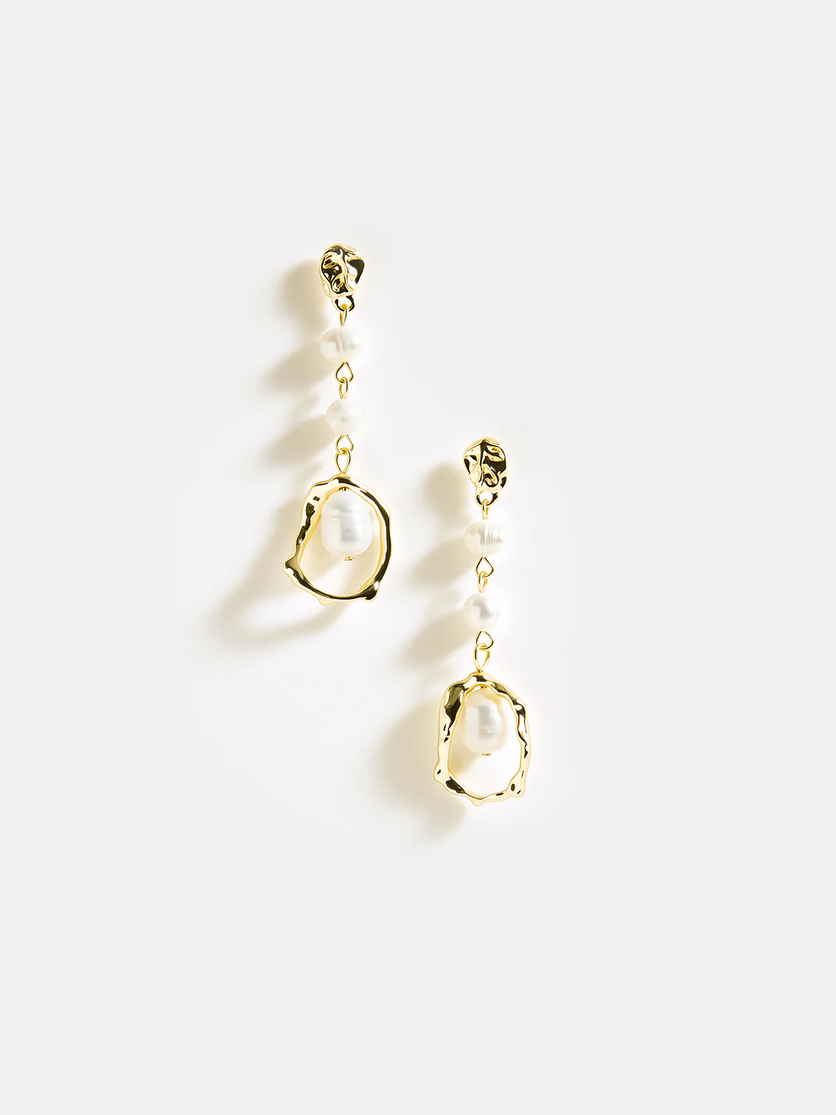 Pearl Golden Dangle Earrings - Wholesalesil